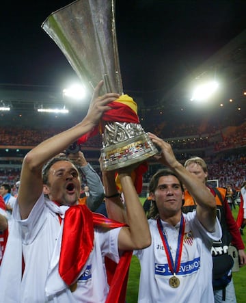 10 de mayo de 2006, final de la Copa de la UEFA entre el Sevilla y el Middlesbrough disputada en Eindhoven. Jesuli muy feliz.