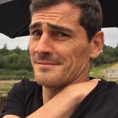 Casillas se ríe de sí mismo con una foto antigua: "Espero que no se haga viral"