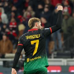 México jamás había vivido esto: San Siro rindiéndose a un futbolista mexicano