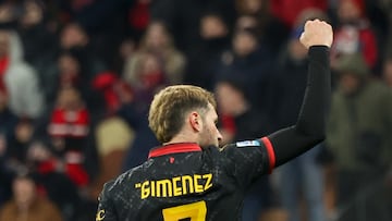 MILAN (Italy), 15/02/2025.- AC Milan's Santiago Gimenez celebrates after scoring the 1-0 goal during the Italian Serie A soccer match between AC Milan and Hellas Verona FC in Milan, Italy, 15 February 2025. (Italia) EFE/EPA/ROBERTO BREGANI