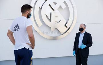 Florentino, junto a Felipe Reyes.