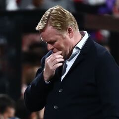 What were Ronald Koeman numbers as FC Barcelona coach? Titles, wins, losses..