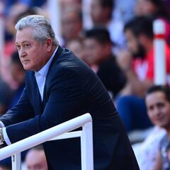 Oribe Peralta, con presión y disminuido por el COVID-19