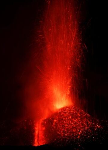 Otra bella imagen del espectáculo natural del Etna