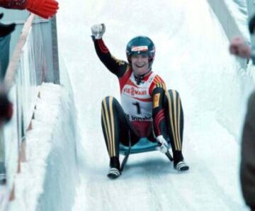 Siegerin Susi Erdmann fue la primera mujer en inaugurar el Luge como disciplina olímpica también femenina en 1964.