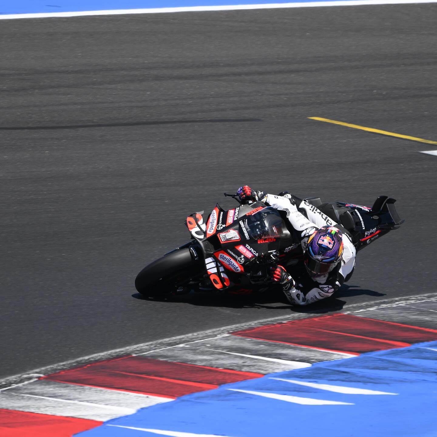 Jorge Martín, con la Aprilia en su test en Misano.
