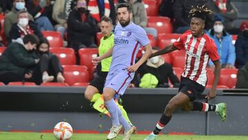 Jordi Alba, con Nico Williams en San Mam&eacute;s.