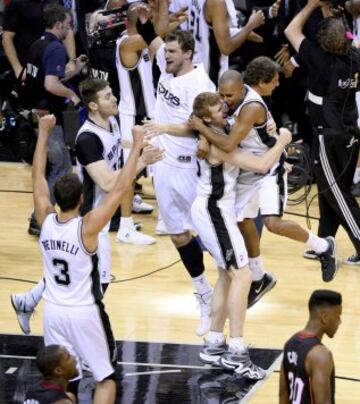 Un equipo de fiesta: San Antonio Spurs es el campeón de la NBA.