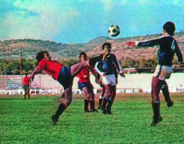 En su clasificación para la Eurocopa de Italia 1980, España tuvo que enfrentarse a Yugoslavia, Rumanía y Chipre.
El juego de la selección fue pésimo y, aunque comenzó bien, sufrió para clasificarse.
Chipre-España. Los de Kubala ganaron este partido 1-3 y se clasificaron para Italia 1980. Los goleadores fueron Villar, Santillana y Saura.