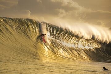 Finalista del Nikon Surf Photo of the Year 2019.