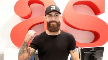 03/10/24 DIARIOAS ENTREVISTA
EL LUCHADOR DAVID MORA VISITA LA REDACCION DE AS