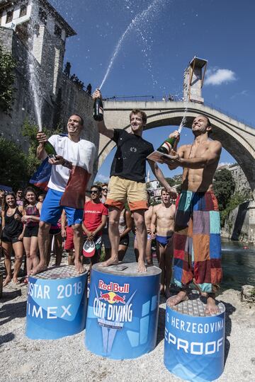 El podio maculino: Michal Navratil, Gary Hunt y Catalin Preda.