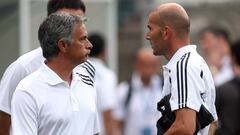 Jos&eacute; Mourinho y Zinedine Zidane en la etapa en la que coincidieron en el Real Madrid.