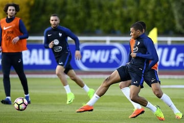 Pure talent, Kylian Mbappé, in training with France this afternoon.