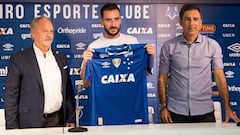 Cruzeiro suma 9 contrataciones para enfrentar a la U en la copa