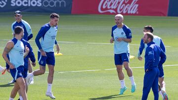 Los jugadores del Atlético durante un entrenamiento.