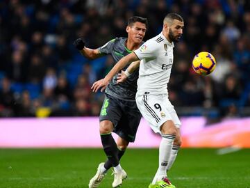 Como defensa central del Espanyol, Moreno también sufrió con los regates y las incursiones al ataque de Ronaldo.