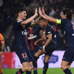 Cavani, dispuesto a rebajarse el salario en un 40 % para renovar con el PSG