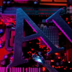 Geoffrey Hinton, AI pioneer, shares his concerns about the future: “There’s a longer-term problem of these things taking over”