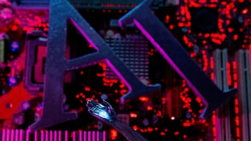 Godfather of AI shares thoughts on how humans can stay in control of AI