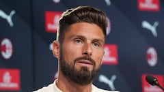 Deschamps leaves Giroud out of France squad and recalls Martial