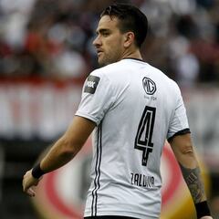 Zaldivia le da un golpe a Colo Colo: sufrió rotura de ligamento