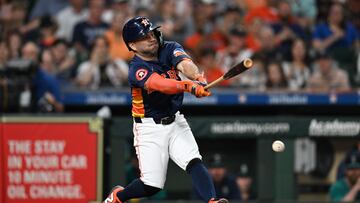 HOUSTON, TEXAS - MAY 04: Jose Altuve #27 of the Houston Astros bats during the third inning against the Seattle Mariners at Minute Maid Park on May 04, 2024 in Houston, Texas.   Jack Gorman/Getty Images/AFP (Photo by Jack Gorman / GETTY IMAGES NORTH AMERICA / Getty Images via AFP)