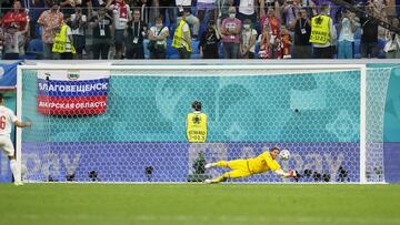 1-1. Quinto lanzamiento de la tanda de penaltis. Yann Sommer detiene el tiro de Rodrigo Hernández.