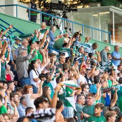 La ‘fiebre verde’ logra otro llenazo en A Malata ante el Espanyol