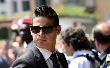 Real Madrid's Colombian midfielder James Rodriguez arrives at the Raddison Hotel in Milan