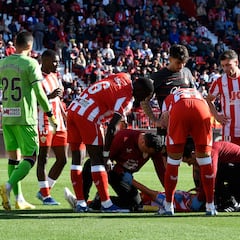 Aprobados y suspensos: Maximiano salva al Almería de otro bochorno