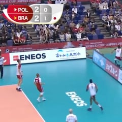 La salvada que recorre el mundo: 10m fuera de la pista, saltando la valla de publicidad...