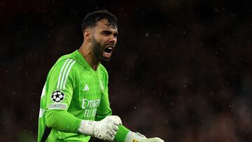 David Raya, jugador del Arsenal, durante el partido de Champions League ante el PSV Eindhoven.