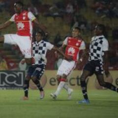 Mina, 1,90 en seguridad y juego aéreo en la defensa de Santa Fe