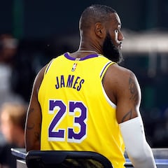 LeBron James vuelve al mítico número 23 en la NBA con Los Angeles Lakers