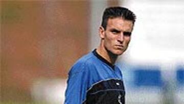 <b>SE QUEDA</b>. Ayoze debutó el domingo y seguirá con el primer equipo.