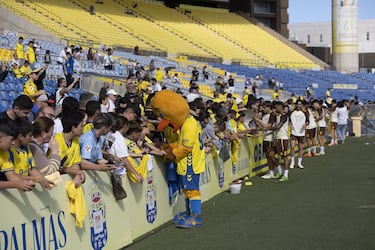 Pedrola y Benedetti se presentan a la afición en el Gran Canaria con una floja asistencia