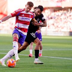 Álex Martín aprovecha la oportunidad