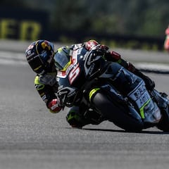 Pole sorpresa de Zarco y caída de Quartararo en su intento final