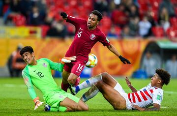 Nació en Oxnard, California, de padres mexicanos. Este jueves tuvo la oportunidad de jugar como portero titular en el último duelo de fase de grupos y dejó su meta en blanco ante Qatar. El siguiente reto es pelear por un puesto en la siguiente fase.