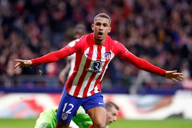 1-0. Samuel Lino celebra el primer gol que marca en el minuto 38 de partido.