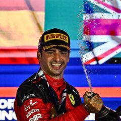 Ferrari’s Carlos Sainz wins 2023 Singapore Grand Prix ending Max Verstappen’s 10-win streak. How did it go down?