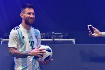 Messi fue la figura central de la presentación del Telstar 18.