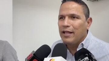 Jorge Acevedo fue duramente criticado por dejar la ciudad en un momento de emergencia para asistir al show de Shakira en Barranquilla, respondiendo a los señalamientos con desdén y calificando a sus críticos de “envidiosos”.