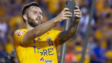 André-Pierre Gignac celebró su gol contra Santos con una selfie