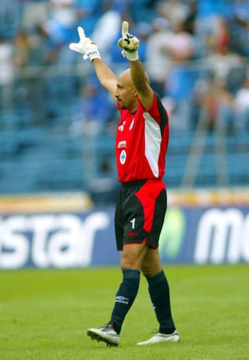 Cruz Azul venció a Monterrey 6-1 en el Clausura 2005 con Óscar Pérez como titular indiscutido.