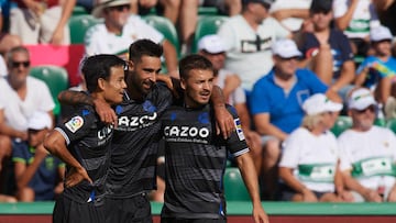 Brais Mendez right winger of Real Sociedad and Spain celebrates after scoring his sides first goal during the La Liga Santander match between Elche CF and Real Sociedad at Estadio Manuel Martinez Valero on August 27, 2022 in Elche, Spain. (Photo by Jose Breton/Pics Action/NurPhoto via Getty Images)