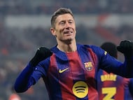 PRAGUE (Czech Republic), 21/01/2026.- Barcelona's Robert Lewandowski celebrates scoring the 2-4 goal during the UEFA Champions League match between SK Slavia Praha and FC Barcelona, in Prague, Czechia, 21 January 2026. (Liga de Campeones, Praga) EFE/EPA/MARTIN DIVISEK