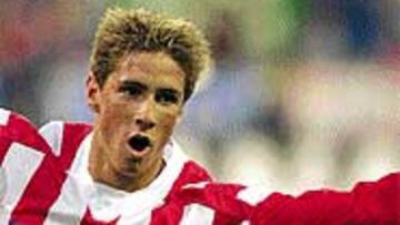 <B>ÍDOLO</B>. Fernando Torres es la referencia actual para la afición rojiblanca.