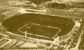 The Nuevo Estadio de Chamartín had a capacity of 70.000 with the pitch measuring 105x70 m.